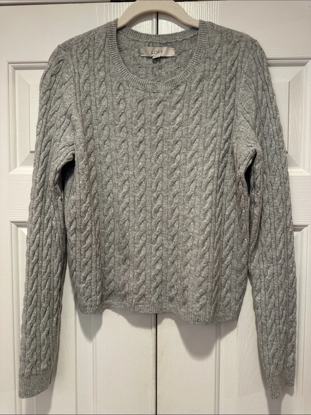 LOFT Light Gray Cable-Knit Crew Sweater size Small